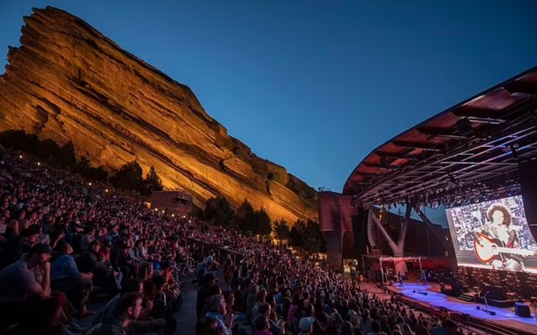 Workers left stunned after spotting UFO at Red Rocks Amphitheater 1