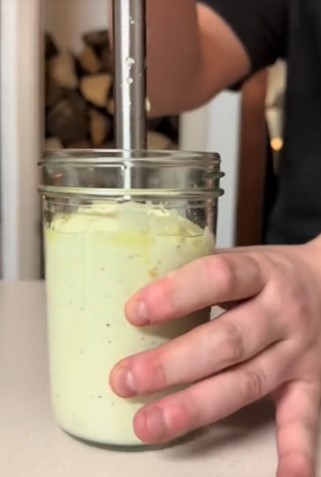 The process of making mayonnaise is simple: mix egg, lemon juice, oil, mustard, and salt. Image Credits: @unilad/Tiktok