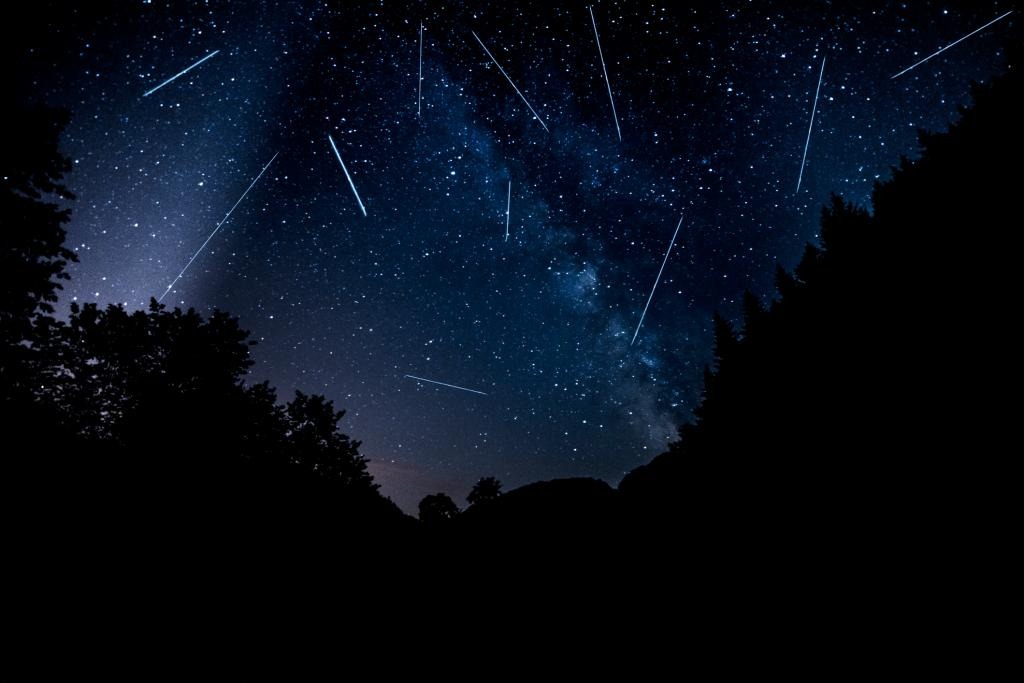 Where and how to observe Earth's most magnificent meteor shower this weekend 1