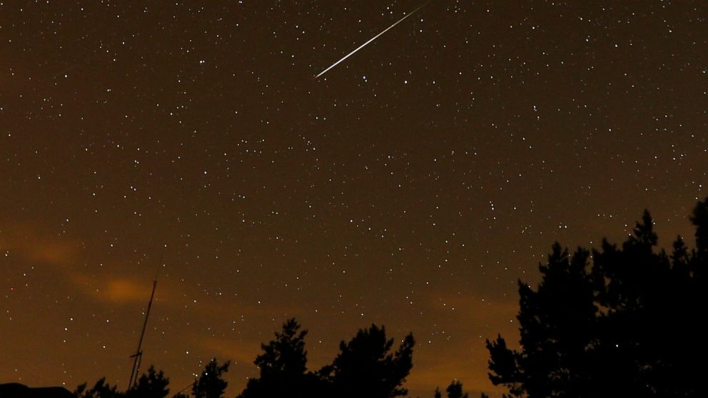 Where and how to observe Earth's most magnificent meteor shower this weekend 2
